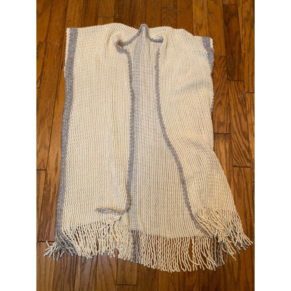 One Size Sleeveless Shawl